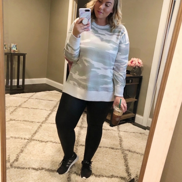 Sold**Aerie Camo Desert - Picture 3 of 7